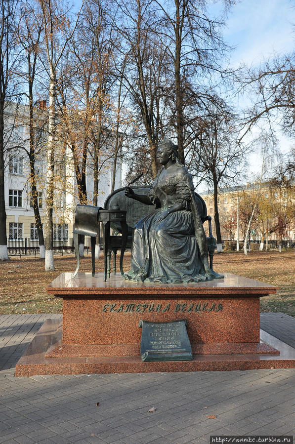 Памятник Екатерине II Подольск, Россия