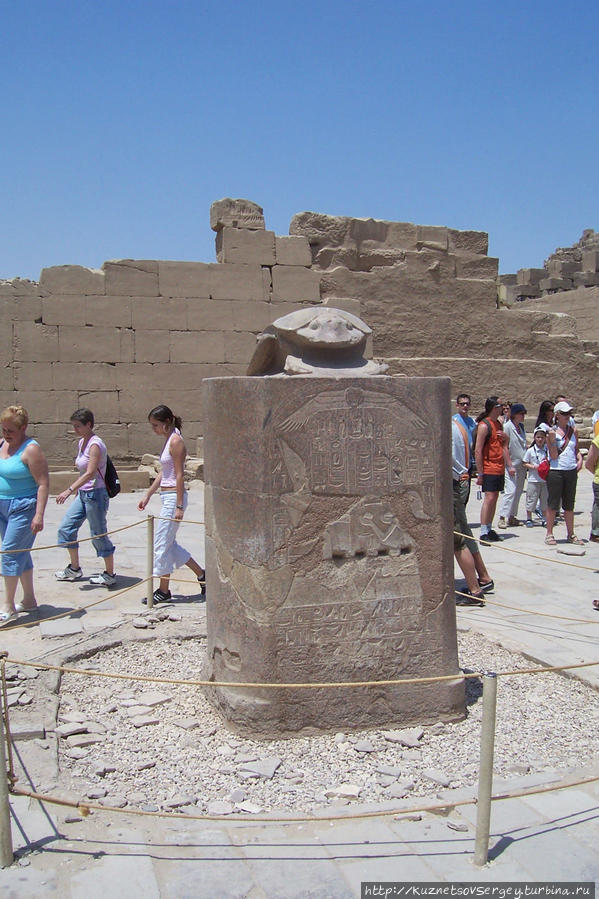 Карнакский Храм — скарабей Луксор, Египет