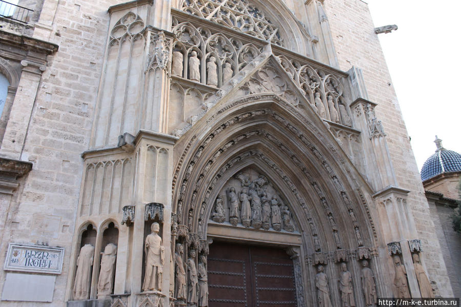 Кафедральный собор. Тимпан Апостольские врата Валенсия, Испания