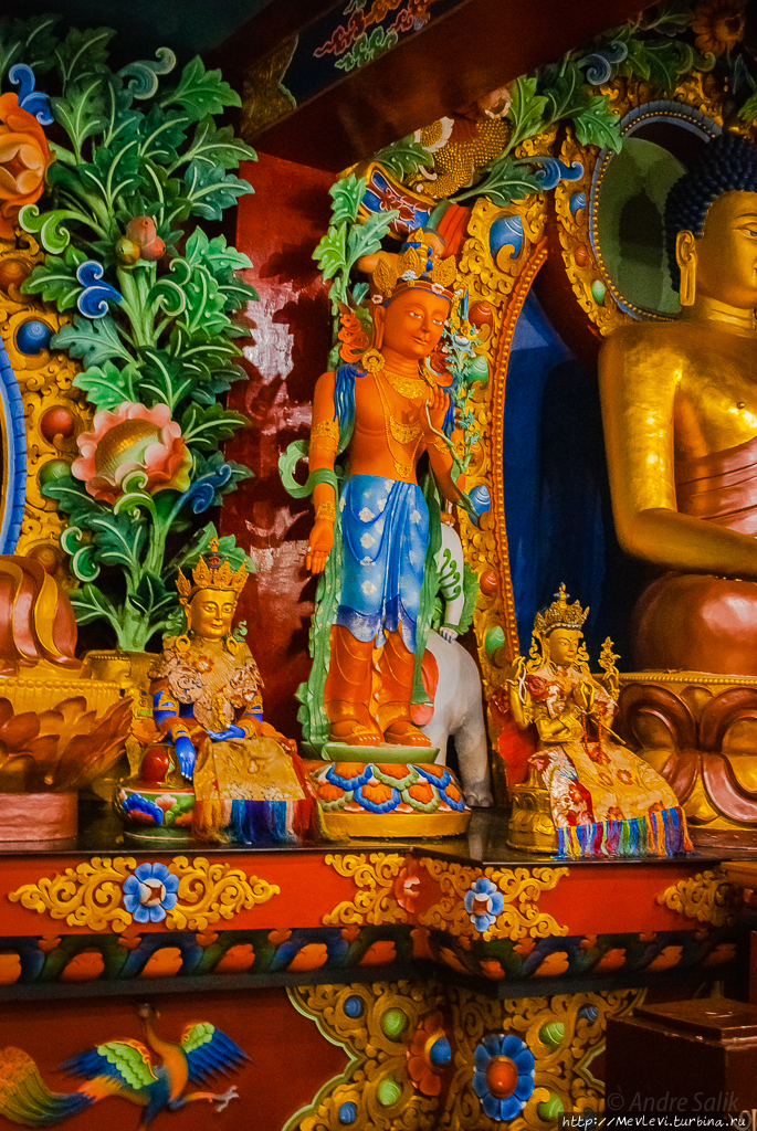 Монастырь школы гелугпа. Ревалсар Монастырь школы гелугпа. Ревалсар