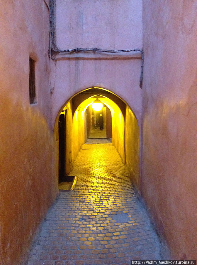 Узкие улицы Марракеша Узкие улицы Марракеша