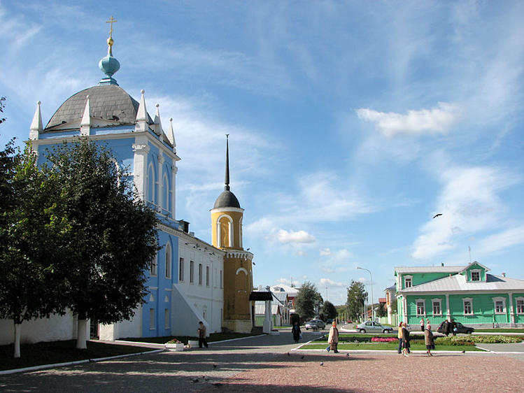 На Соборной площади в Кре