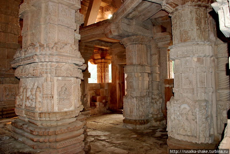 Храмы свекрови и снохи Гвалиор, Индия