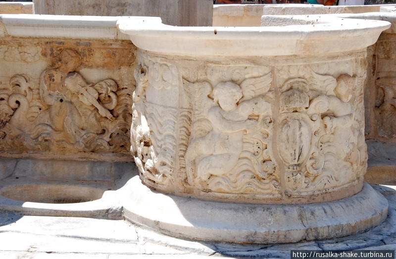 Центральная площадь Ираклиона Ираклион, Греция Центральная площадь Ираклиона Ираклион, Греция