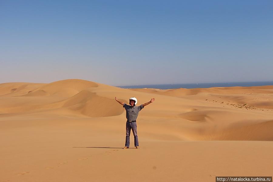 Великая пустыня Намиб с воздуха и с земли.