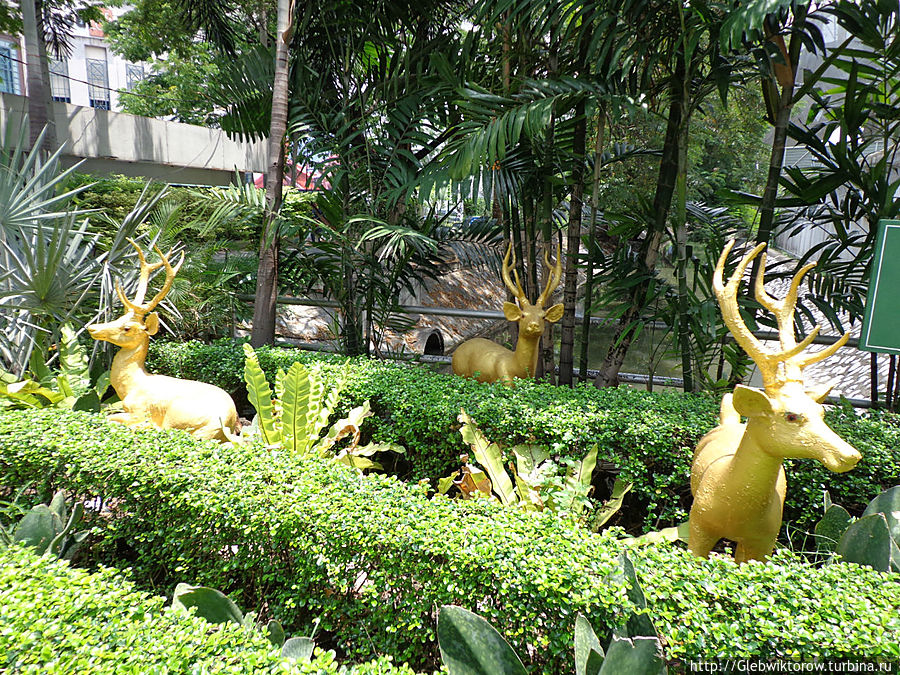 Бангкок. Святилище с фаллосами Бангкок, Таиланд