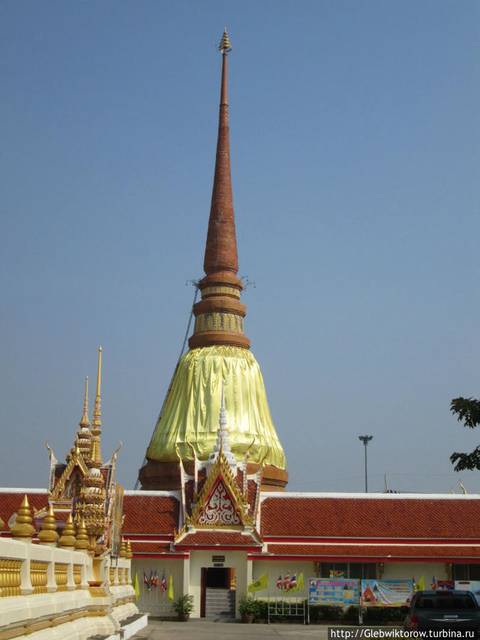 Посещение вата Тхат Кхон-Каен, Таиланд
