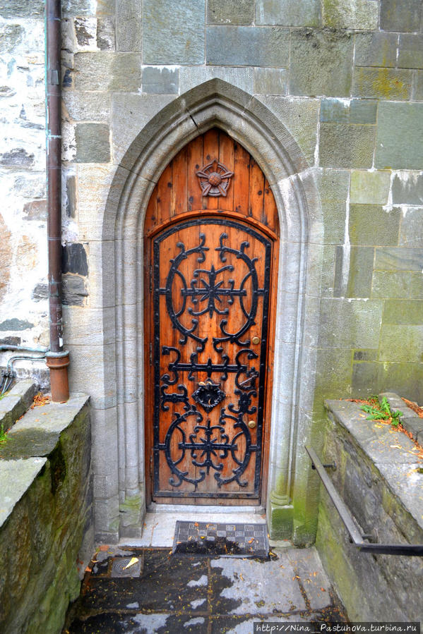 Кафедральный собор Ставангера Ставангер, Норвегия Кафедральный собор Ставангера Ставангер, Норвегия