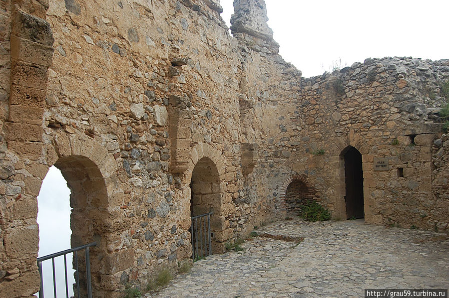 Замок, устремлённый ввысь к небу Святого Иллариона замок, Турецкая Республика Северного Кипра