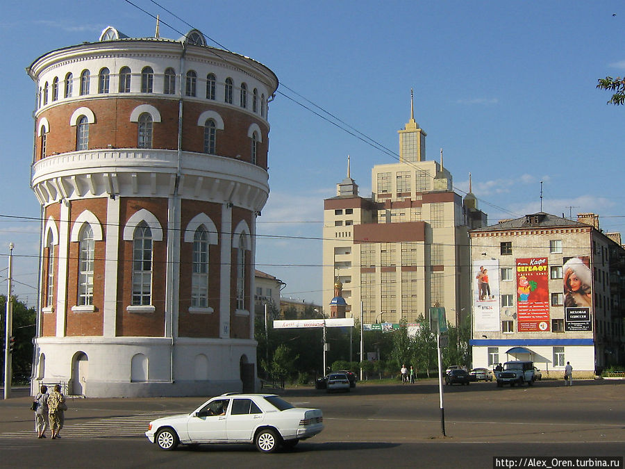 Водонапорная башня построена в 1929 году. Оренбург, Россия