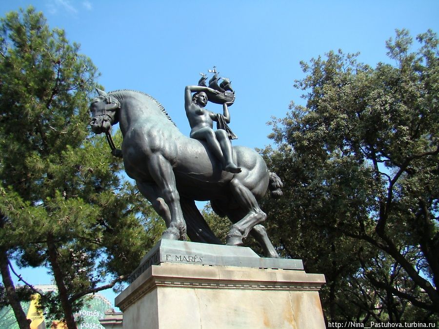 Три площади Барселоны Барселона, Испания Три площади Барселоны Барселона, Испания