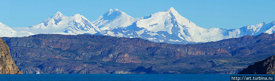 до ледников можно добраться на корабликах из небольшого порта Bandera расположенного в часе езды от El Calafate Эль-Калафате, Аргентина