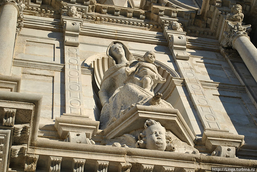 Скульптура Хайме Бускетса, 1962 год. Скульптура Хайме Бускетса, 1962 год.