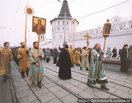 Освящение часовни во имя святого благоверного князя Даниила Московского.
17 марта 1998 года. (фото из интернета)