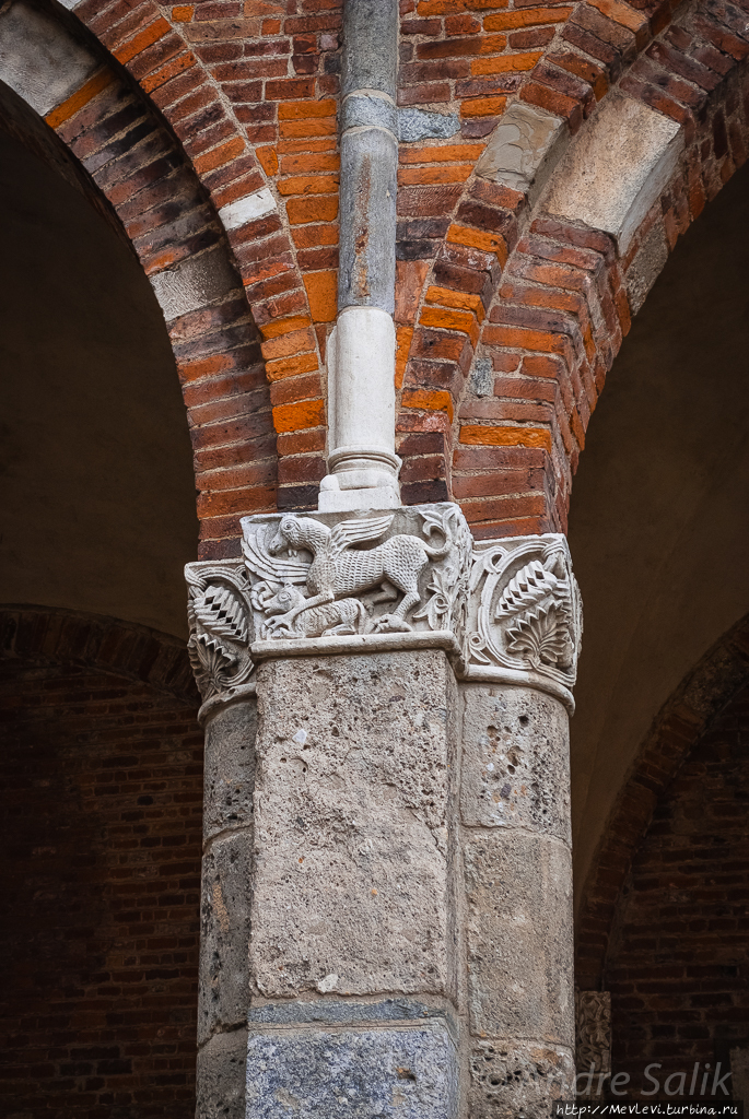 Церковь Сант-Амброджо Милан, Италия Церковь Сант-Амброджо Милан, Италия