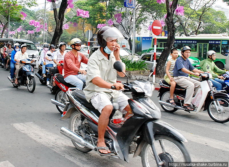 Мотобайки и их хозяева Тхузаумот, Вьетнам