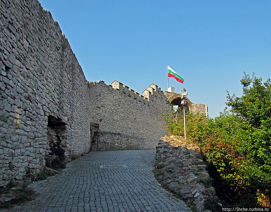 вход платный, но как-то совсем не дорого Ловеч, Болгария