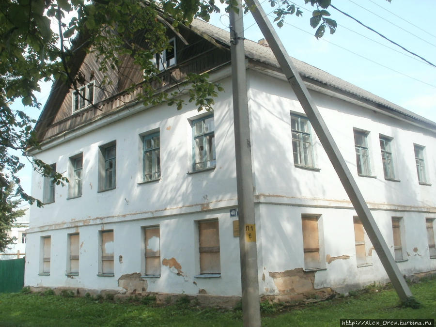 В этом доме жил основатель старорусского театра журналист П.Гайдебуров. Старая Русса, Россия