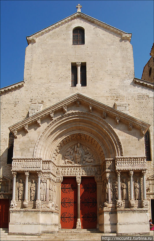 Арль, собор Сен Трофим Арль, Франция