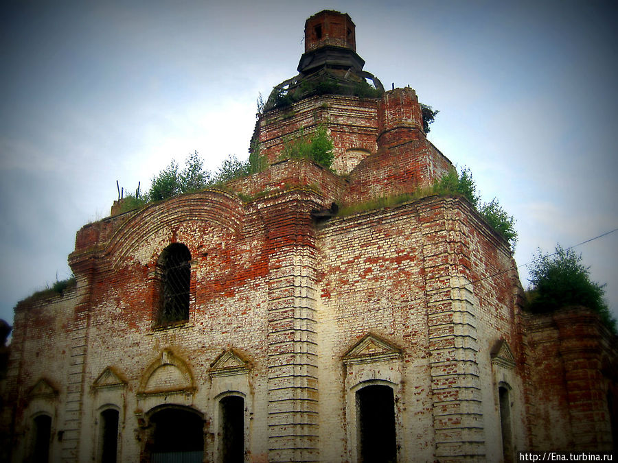 Церковь Успения Богородицы. Руины... Вятское, Россия