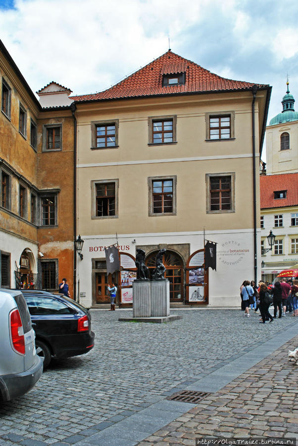 Унгельт — бывшая таможня и двор радости Прага, Чехия