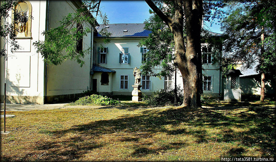 Замок Брунсвиков в Мартонвашаре Мартонвашар, Венгрия