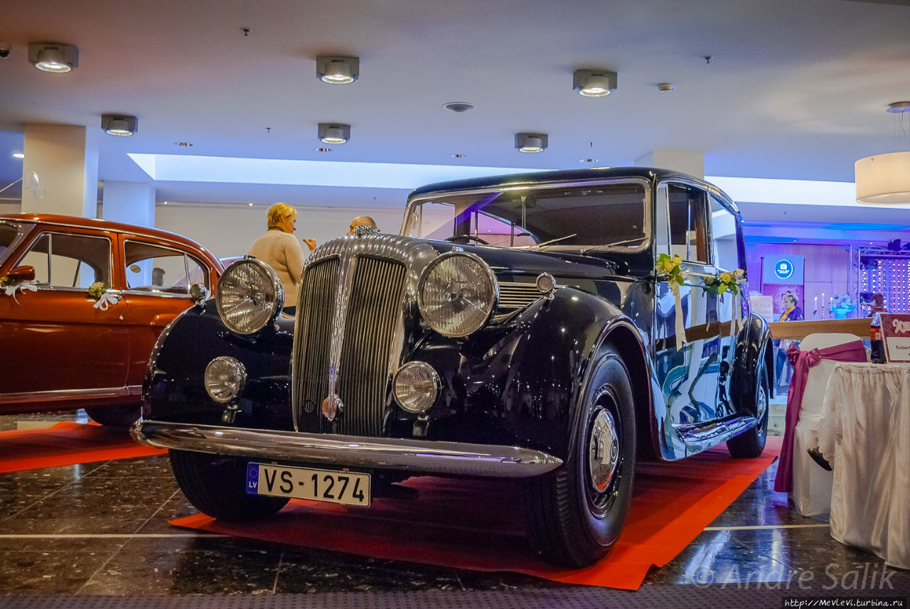Автомобили, представленные на выставке «WEDDING DAY» Рига, Латвия