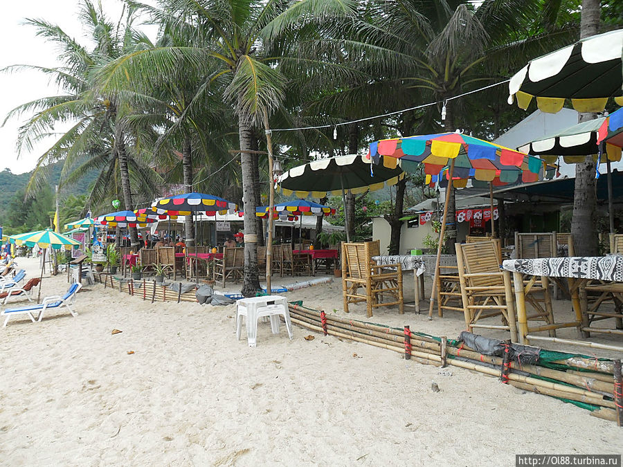 Кафе на пляже, ели там пару раз Пхукет, Таиланд