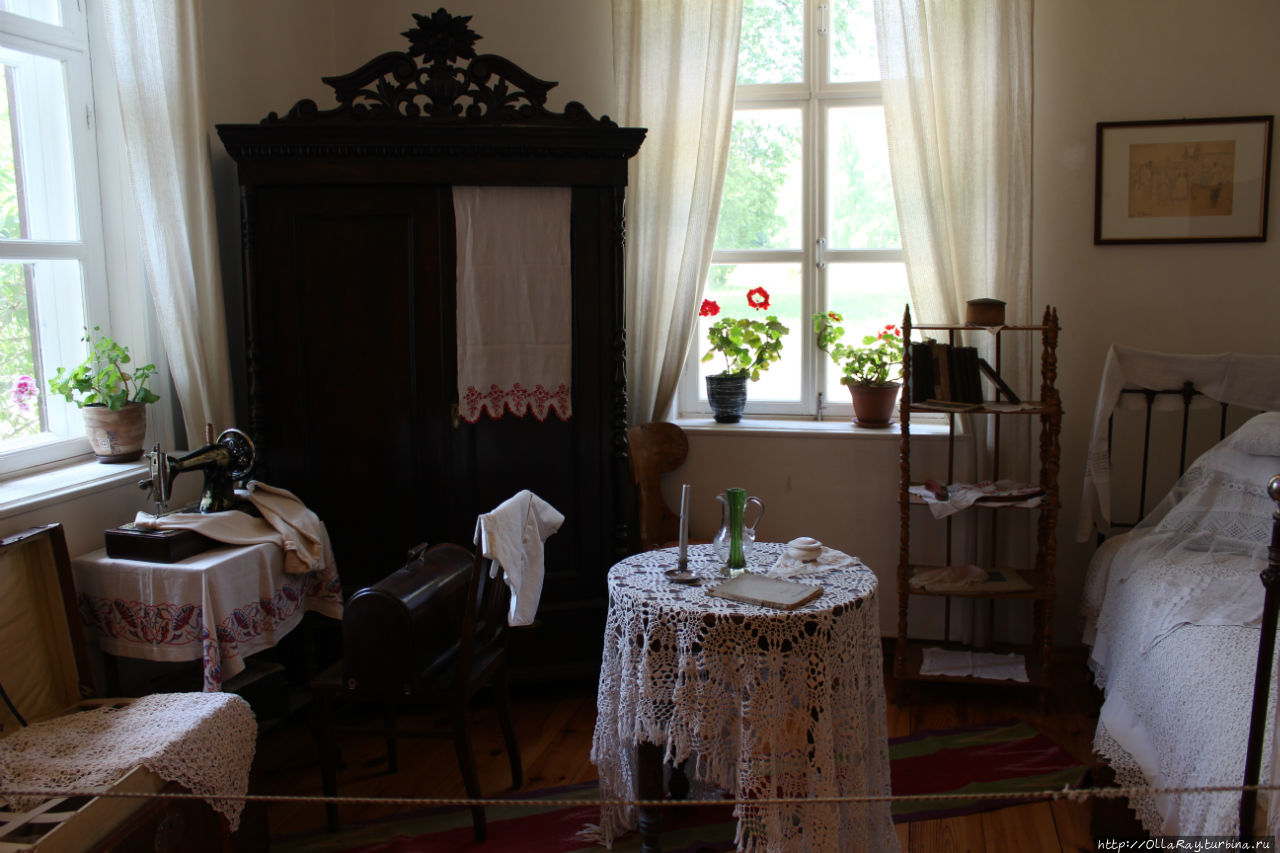 Комната, принадлежавшая одной из дочерей художника. Руба, Беларусь