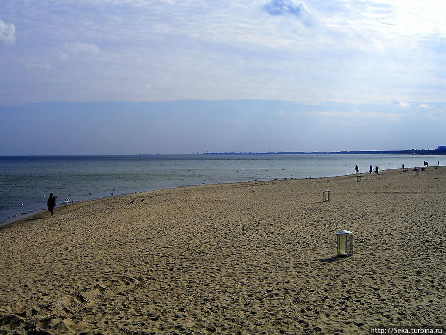 Песчаные пляжи Сопота. Купающиеся замечены не были