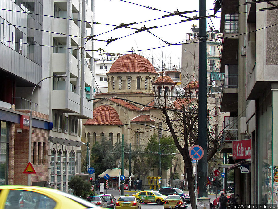 Церковь прямо у нашего отеля Афины, Греция