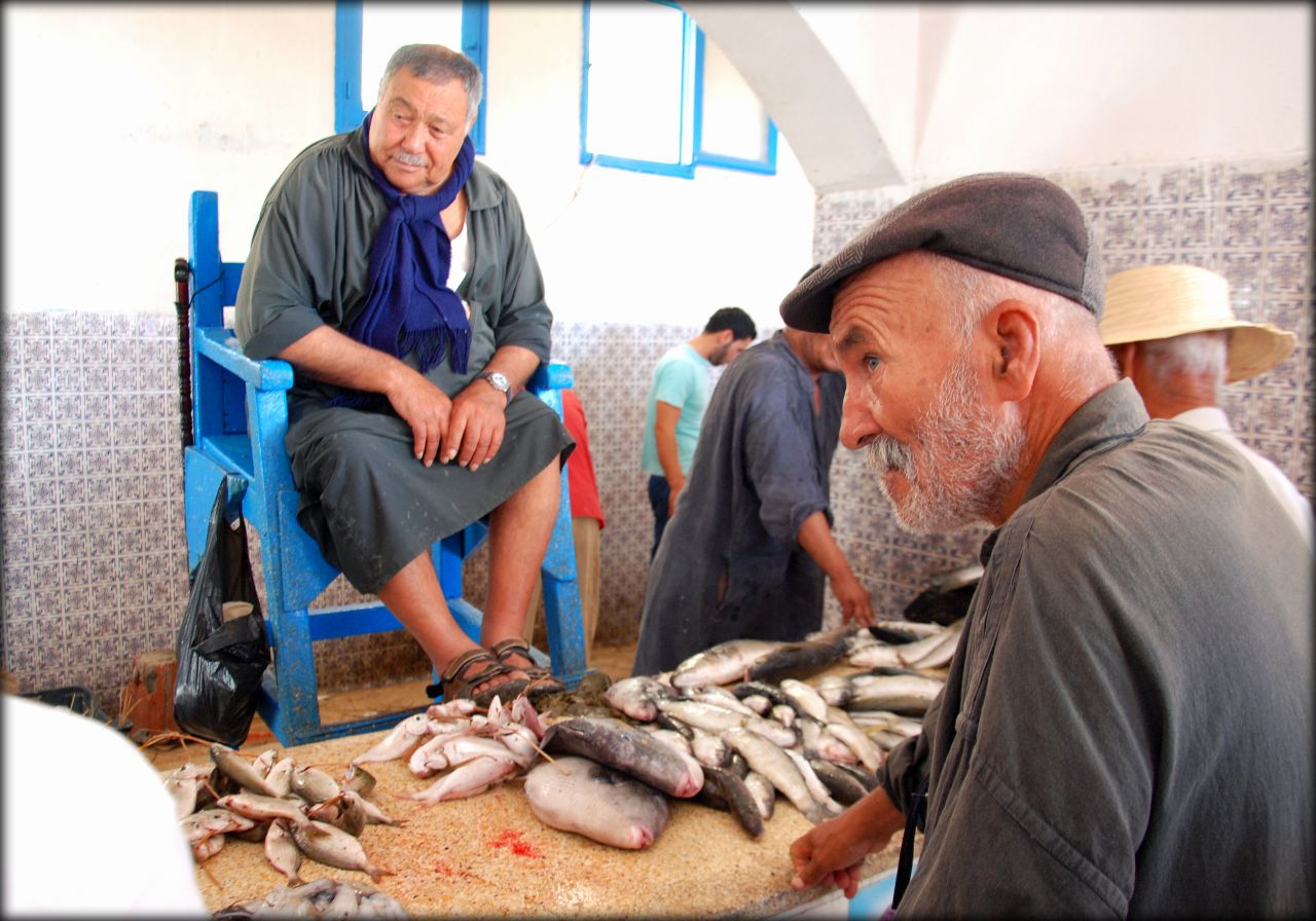 Рыбный павильон на центральном рынке / Fish pavilion in the сentral market