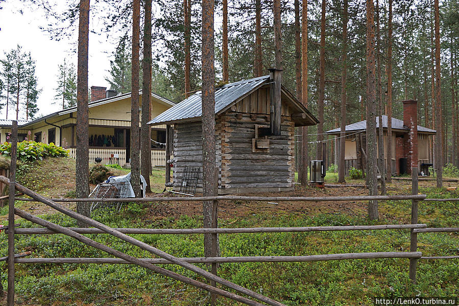 на территории фермы. коптильня Провинция Лапландия, Финляндия