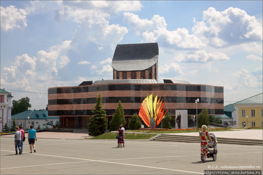 18. На площади также нахо 18. На площади также нахо