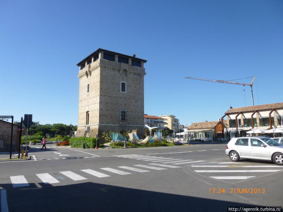 Башня Сан-Михеле Червиа, Италия