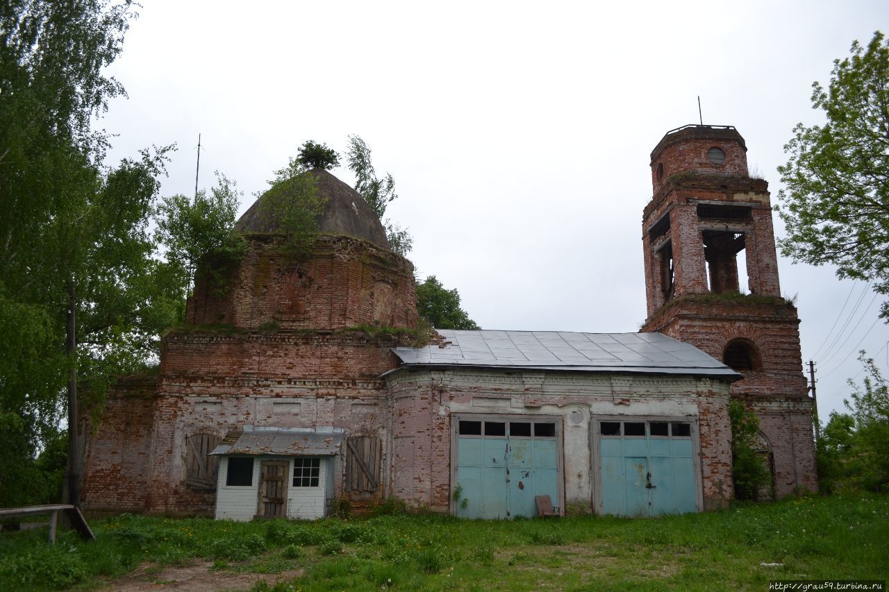 Церковь Космы и Дамиана Крапивна, Россия