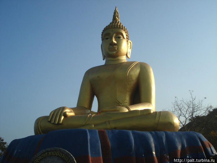 Большой Золотой Будда Кха