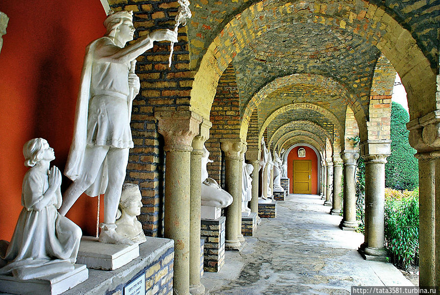 Замок вечной любви Секешфехервар, Венгрия