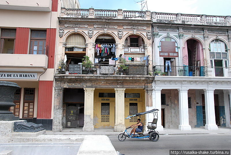 Обшарпанный Прадо Гавана, Куба