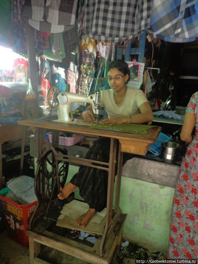 Тханлуин: прогулка по центру города Янгон, Мьянма Тханлуин: прогулка по центру города Янгон, Мьянма