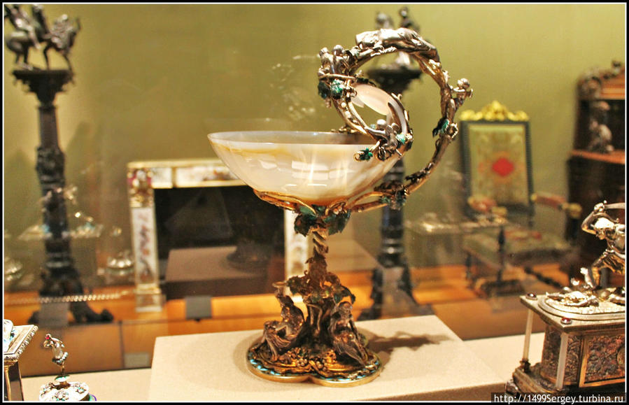 Чаша Сбор винограда. Серебро, позолота, эмаль, агат и жемчуга. 1844 г. Париж, Франция