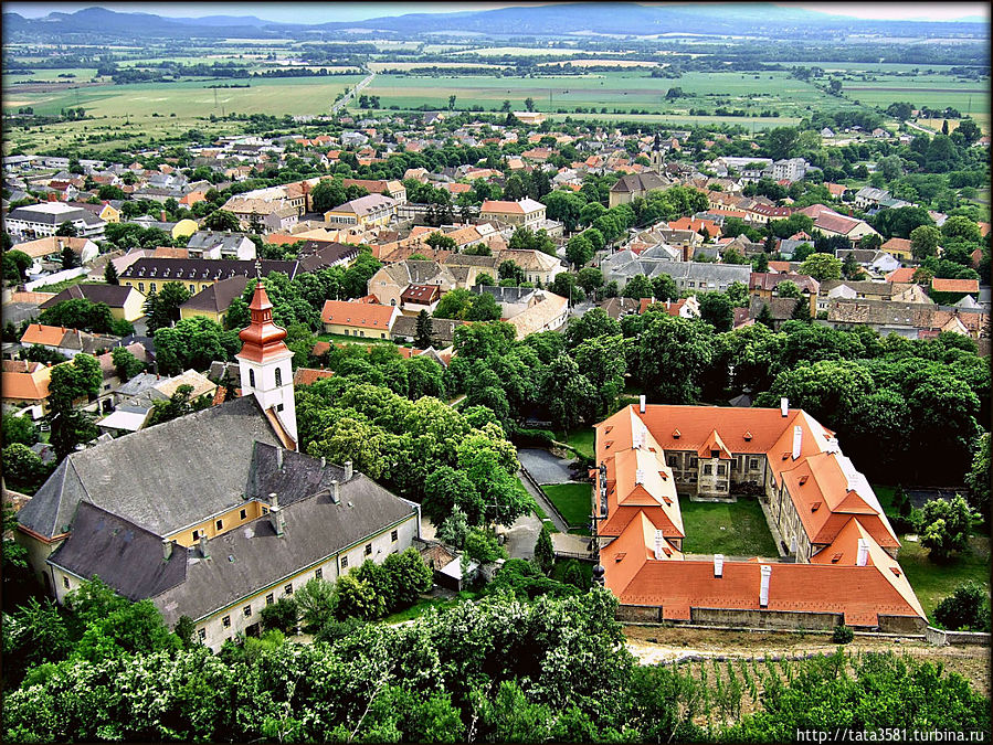 Вид на городок Шюмег с крепости Шюмег, Венгрия