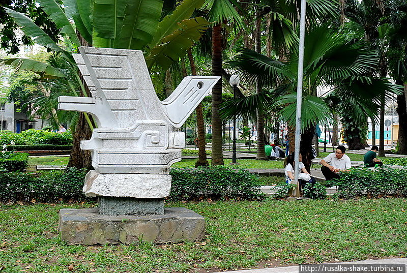 Давайте разгадаем, что это обозначает? Хошимин, Вьетнам Давайте разгадаем, что это обозначает? Хошимин, Вьетнам