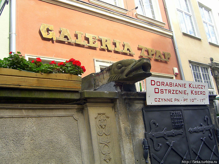 На Пивной улице много кафе и галерей На Пивной улице много кафе и галерей