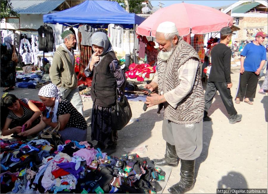 На местном рынке Арсланбоб, Киргизия