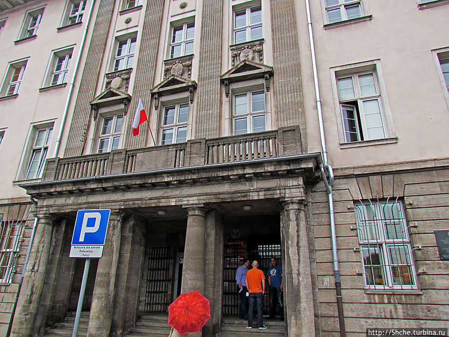 случайно обнаружили здание, в котором было посольство неизвестной мне по Истории СССР Украинской республики... Гданьск, Польша