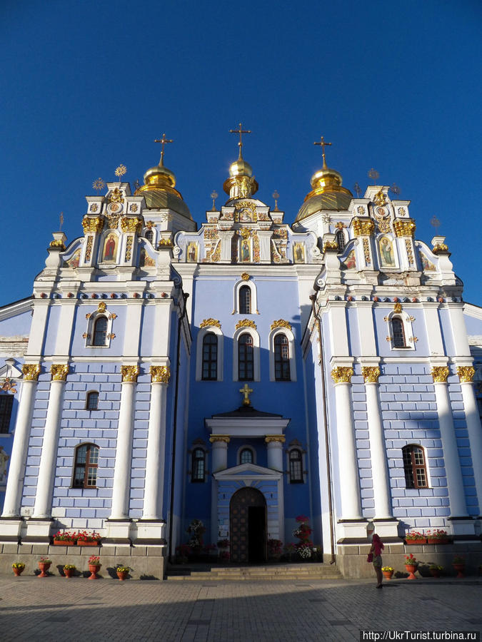 Интересные места Киева — Михайловский Златоверхий монастырь Киев, Украина