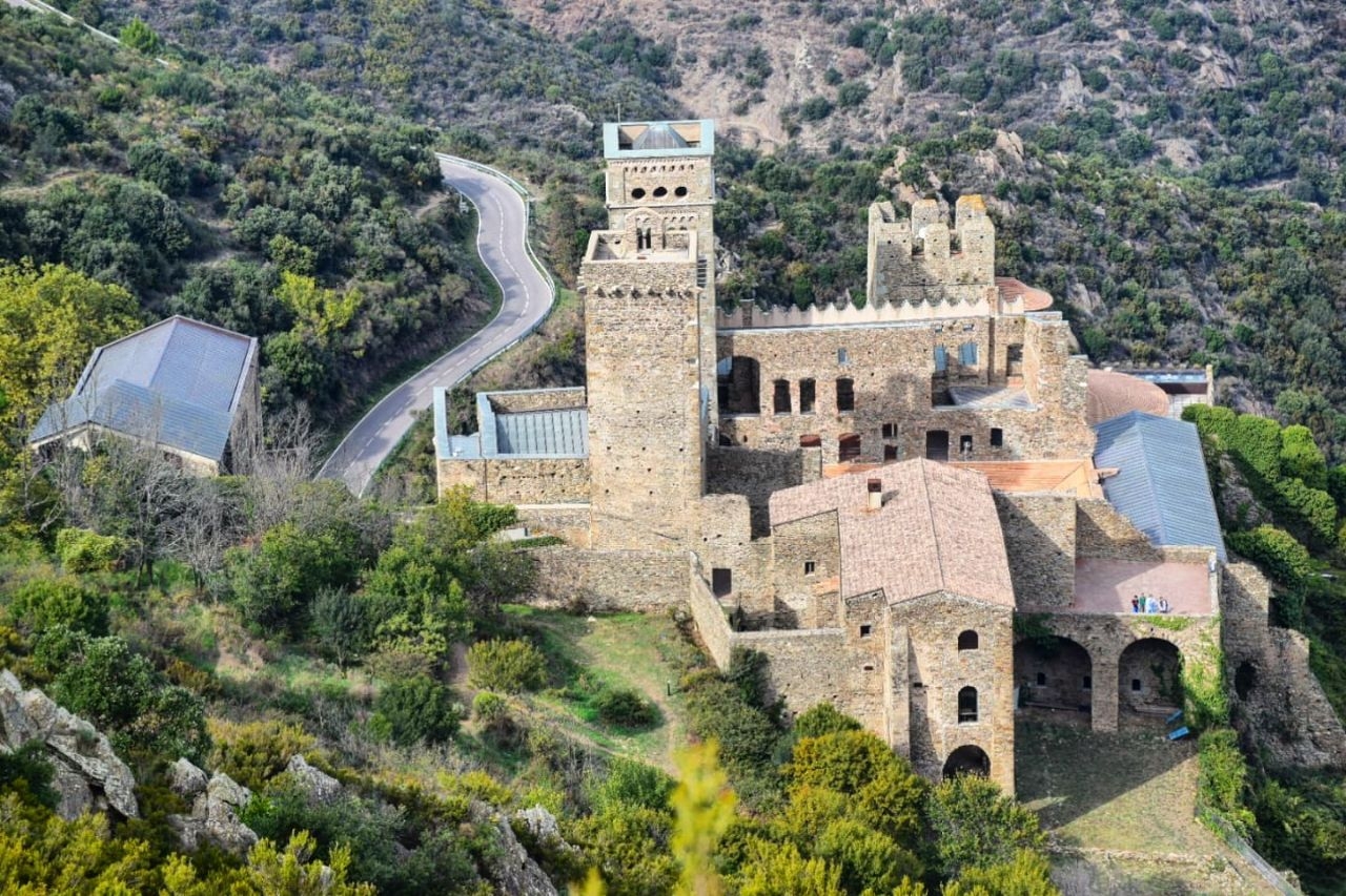Монастырь Сан-Пере-де-Родес Росас, Испания