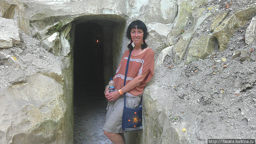 Вход в Дальнюю пещеру Святогорск, Украина