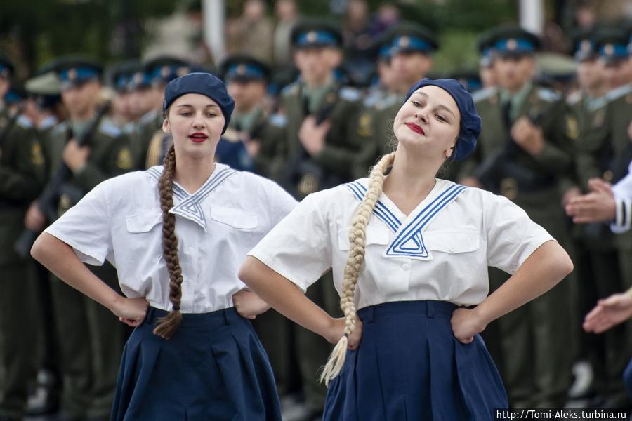 На брусчатке главной площади (Воронеж) Воронеж, Россия На брусчатке главной площади (Воронеж) Воронеж, Россия